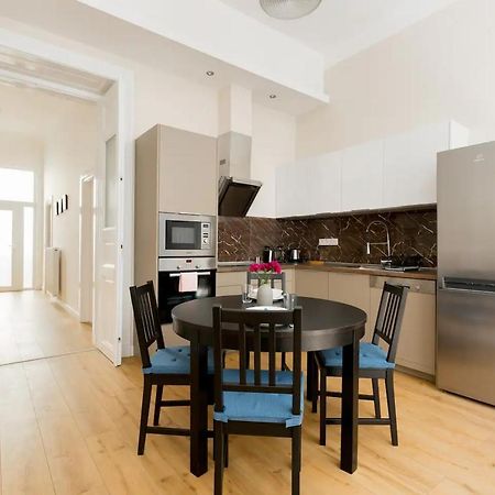 Kresz Geza 29 Westend Station 2 Bedrooms+Living Ac Budapest Eksteriør billede