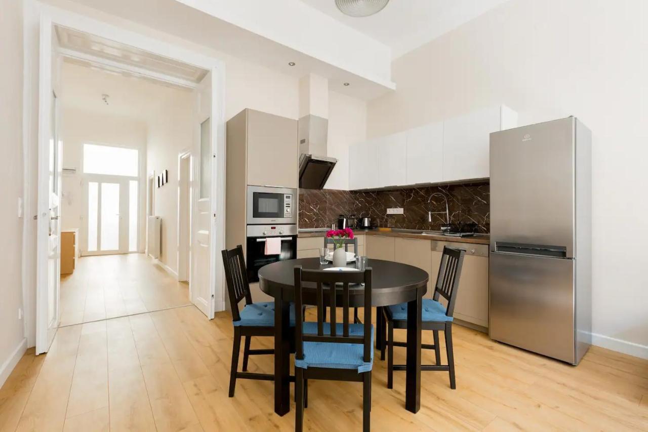 Kresz Geza 29 Westend Station 2 Bedrooms+Living Ac Budapest Eksteriør billede