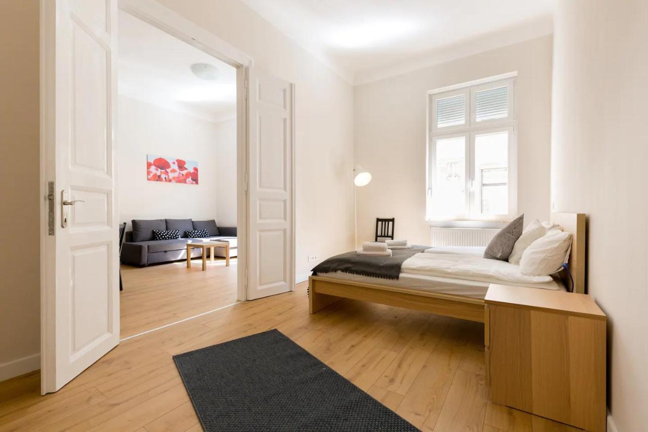 Kresz Geza 29 Westend Station 2 Bedrooms+Living Ac Budapest Eksteriør billede