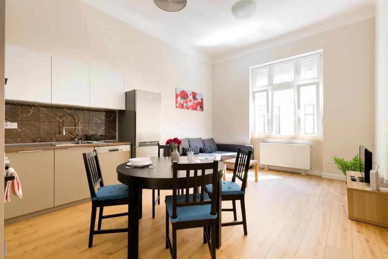 Kresz Geza 29 Westend Station 2 Bedrooms+Living Ac Budapest Eksteriør billede